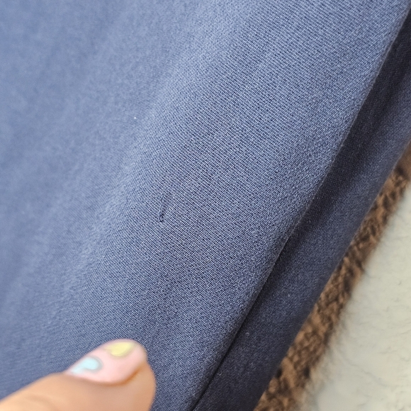 Joie Silk Top Womens Small Navy Blue V Neck Light Airy Flowy Classic Capsule - Picture 8 of 13